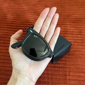 Ray-Ban Wayfarer Folding Classic Sunglasses (Black)